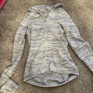 Lululemon pullover size 2